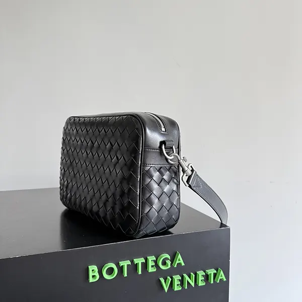 ボッテガヴェネタ n級品 イントレチャート カメラバッグ