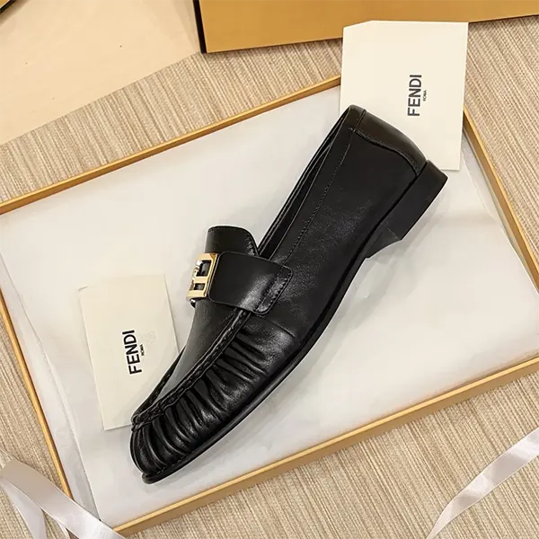【フェンディ スーパーコピー】バゲット ブラックナッパレザー ローファー 8D8756NBAF0QA1