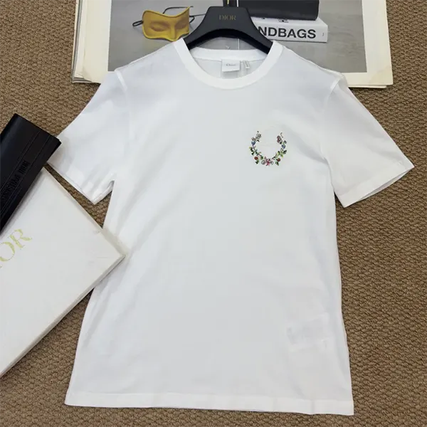 【シンプル可愛い♪】ディオール メダイヨン刺繍 Tシャツ スーパーコピー 643T13A4500_X0800