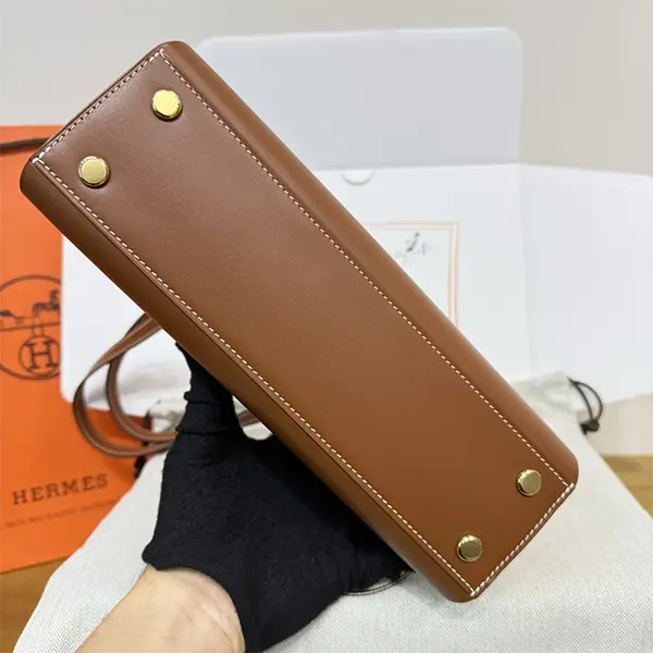 【レザーの洗練美】エルメス ハンドバッグ スーパーコピー タブリエセリエ Tablier H086431CCAA