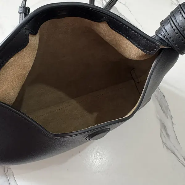 ロエベ レザー スカーフ ショルダーバッグ スーパーコピー ABNYUNNX01