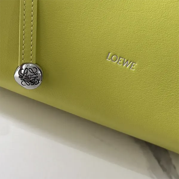ロエベ スーパーコピー スムースカーフスキン製ミニスカーフバッグ ABNYUNNX01