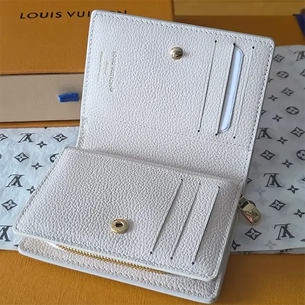 淡いカラーが可愛い【ルイヴィトン】ポルトフォイユ・クレア スーパーコピー M28275