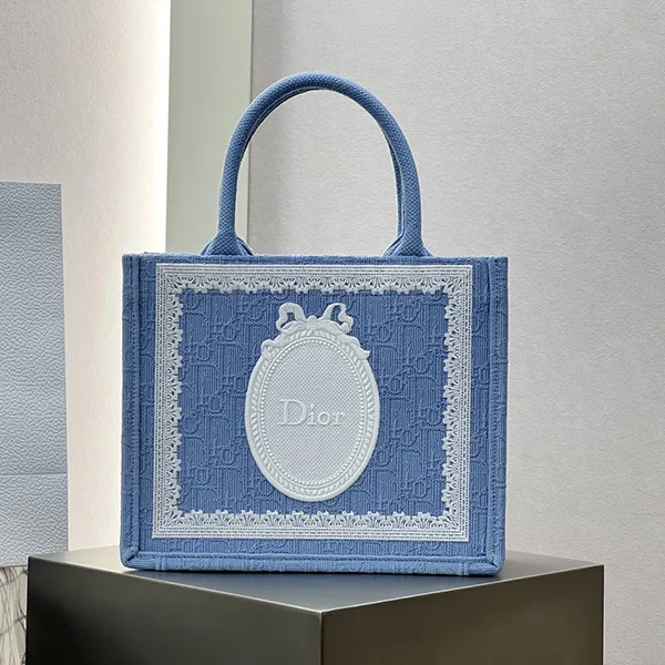 ディオール Book Tote バッグ コピー ミディアム M1354PEHS_M259
