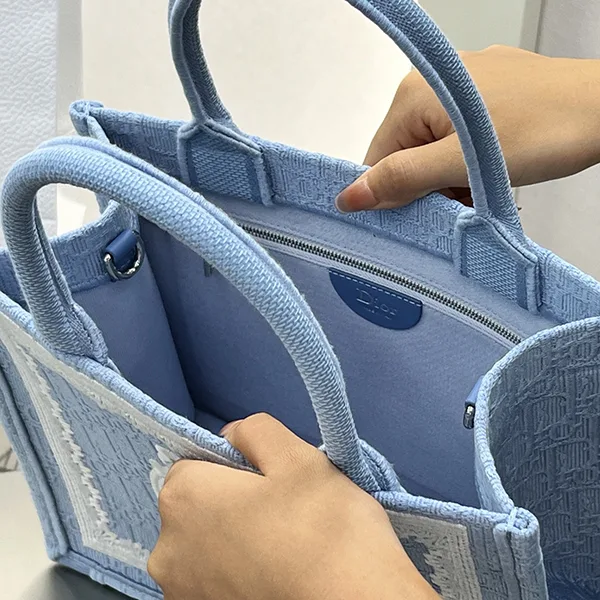 ディオール Book Tote バッグ コピー ミディアム M1354PEHS_M259