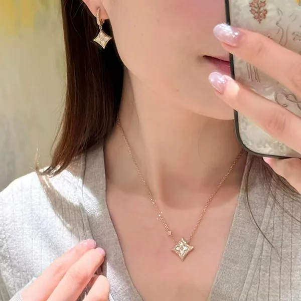 ルイヴィトン ピアス ブロッサム BB スター
