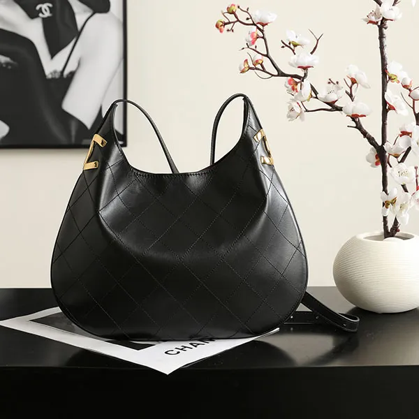 【一目で心奪われる】シャネル CCロゴ ショルダーバッグ スーパーコピー