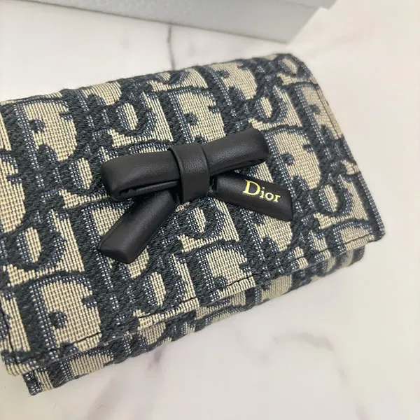 【リボンに宿る、気品】ディオール Oblique Bow Glycine ウォレット スーパーコピー S2508OUQY_M928