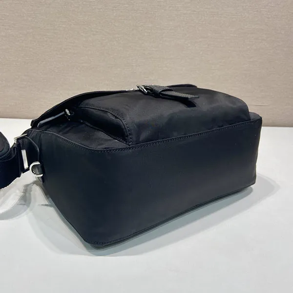 【プラダ】三角ロゴ Re-Nylon ポーチ付き ショルダーバッグ スーパーコピー 1BD994_RV44_F0038