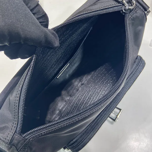 【プラダ】三角ロゴ Re-Nylon ポーチ付き ショルダーバッグ スーパーコピー 1BD994_RV44_F0038