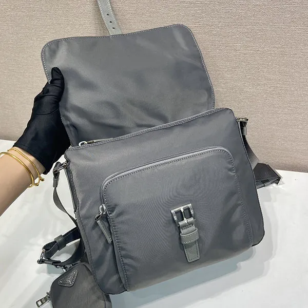 【プラダ】三角ロゴ Re-Nylon ポーチ付き ショルダーバッグ スーパーコピー 1BD994_RV44_F0038
